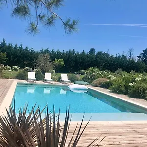 https://la-maison-des-lonnes.fr-provencehotel.com