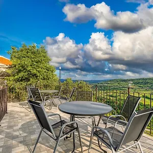 https://apartment-house-panorama.in-istria.net