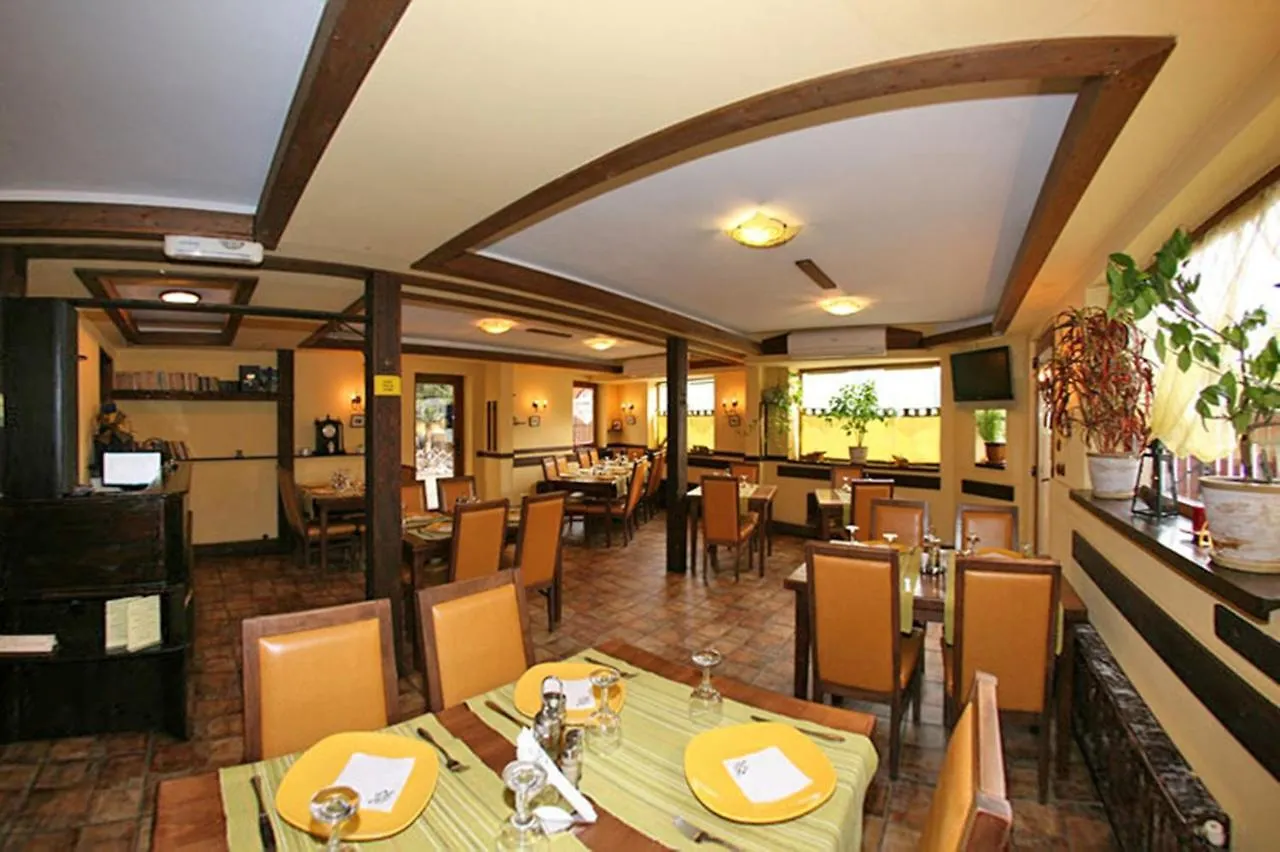 Casa Mica Guesthouse Bucharest 3*,